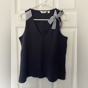 Vineyard Vines blue tank with side bow - like new, only worn once!